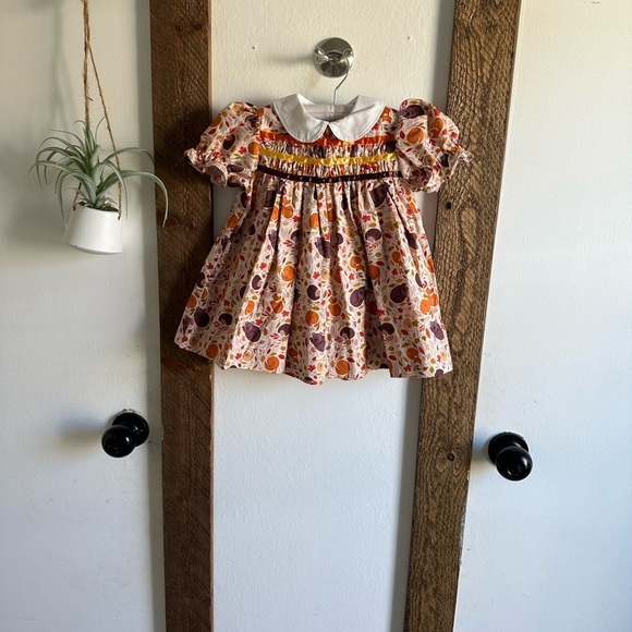 Boutique Hand Smocked Fall Leaves & Animals Handmade Baby Girl Dress 12-18 M - Picture 3 of 11